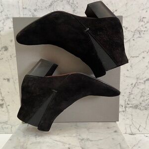 aquatalia faylynn  black pebbled suede bootie